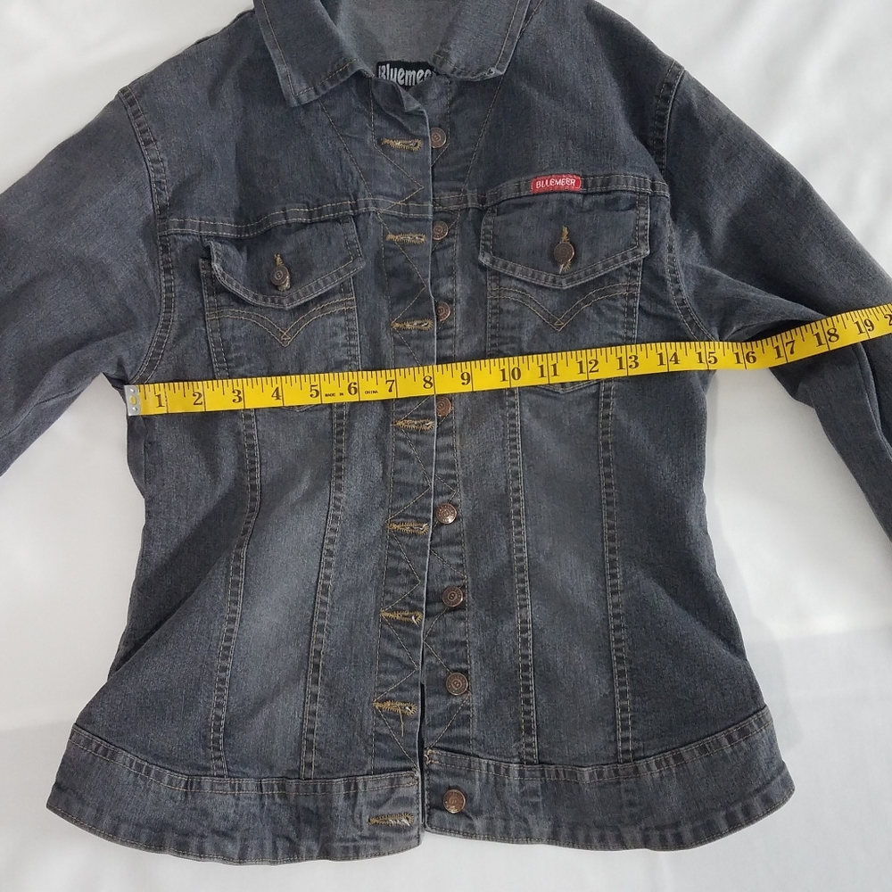 Beautiful jean jacket - Picture 4 of 9